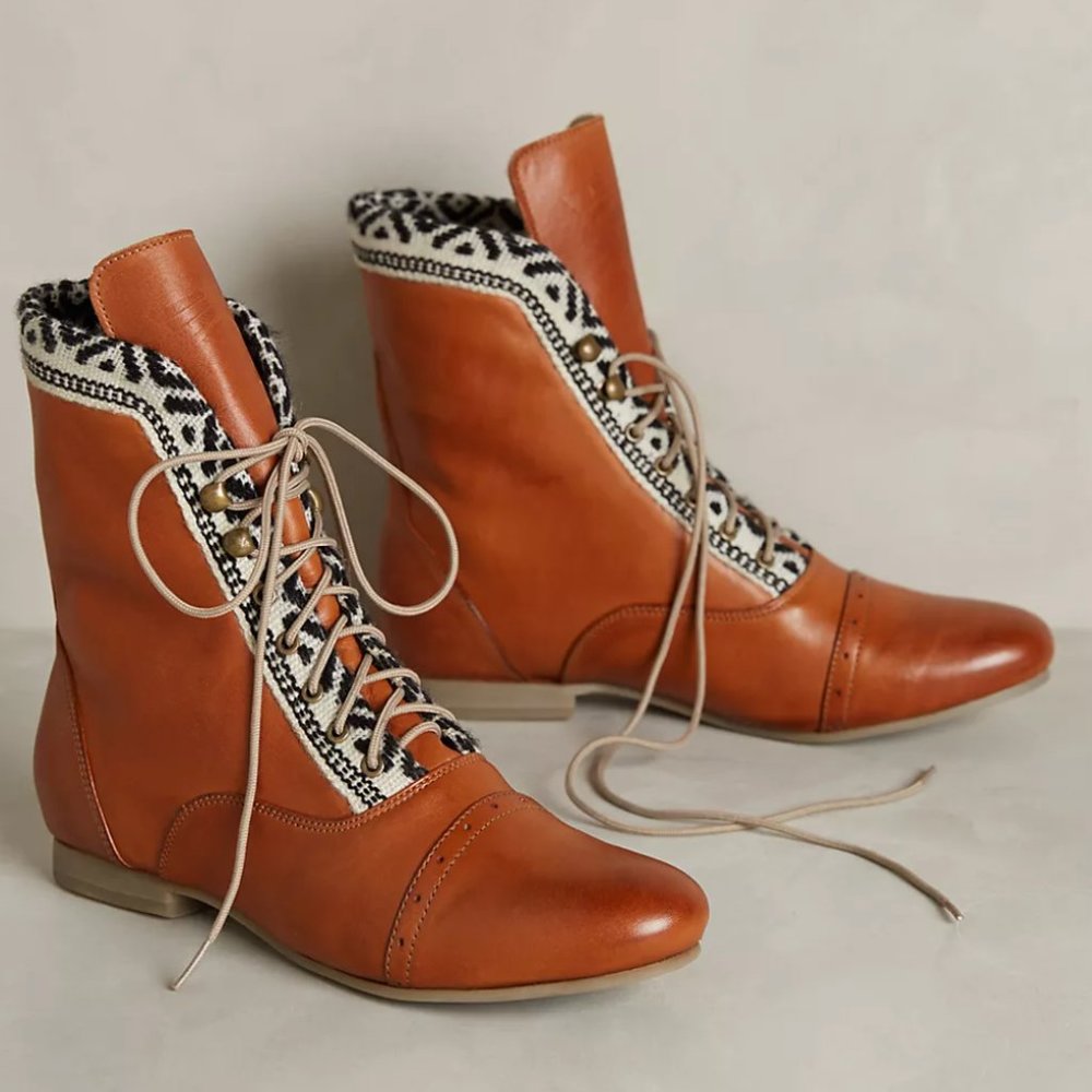 Anthropologie Fortress of Inca Tapestry Trim Brown White Boho Booties Size 8